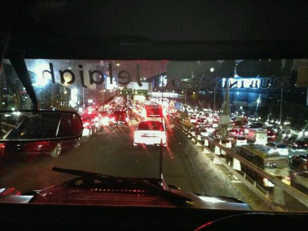 rya_wk's tweet photo. parkir ieu mah.... http://t.co/k0vjWmnChM