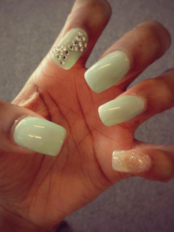 xAsiaNicole_'s tweet image. - Something Simple For Prom'!:) 
#DiamondBows #PromReady #NailStar #HappySaturday &amp;lt;3
