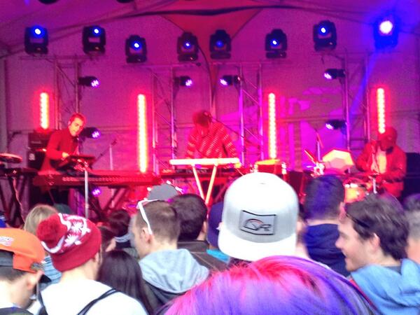 lbake23's tweet photo. @chromesparks bringing the funk at the ballroom stage! #SNOWBALL2014 #duclarion http://t.co/la4kHKpdFp