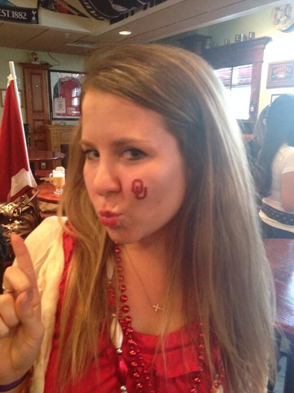KatBorgerding's tweet photo. .@Big12DCAlumni @DCSooners @RaineySewell showing her #schoolspirit #OUDC http://t.co/X6VcsBPjHo
