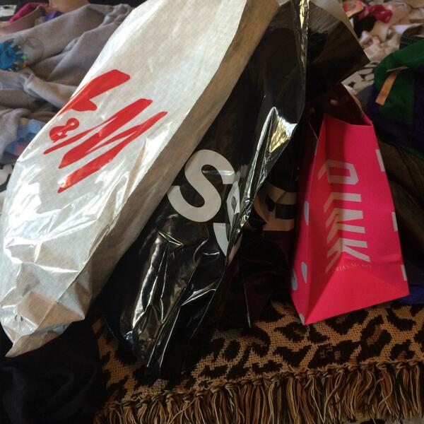 mzepedaaa's tweet image. spending my Saturday off the right way 😉 #byebyepaycheck