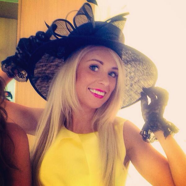 xxkelxxfitz's tweet photo. Ladies day 🐴🐴🐴🐴 http://t.co/Fnfpdqw5JV