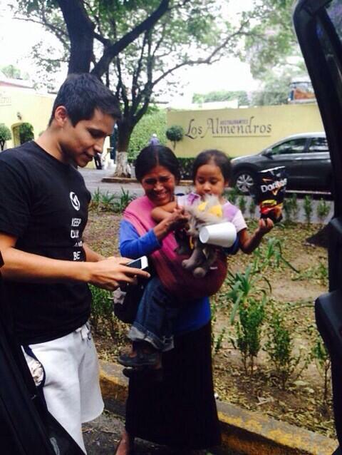SomosSOLE's tweet photo. #Juguetes #Personasfelices @AmazingRace2014 http://t.co/Az2ibcNUsd
