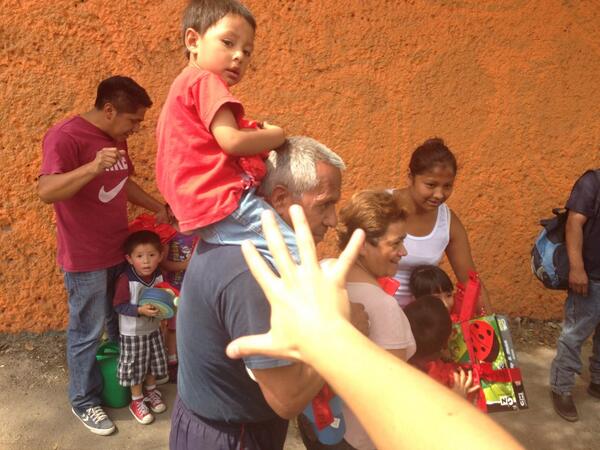 Distrito4_rojo's tweet photo. #AmazingRace2014 #distrito4 @AmazingRace2014 @AnahuacSur @vertice_uams http://t.co/HTjz9wfHbH