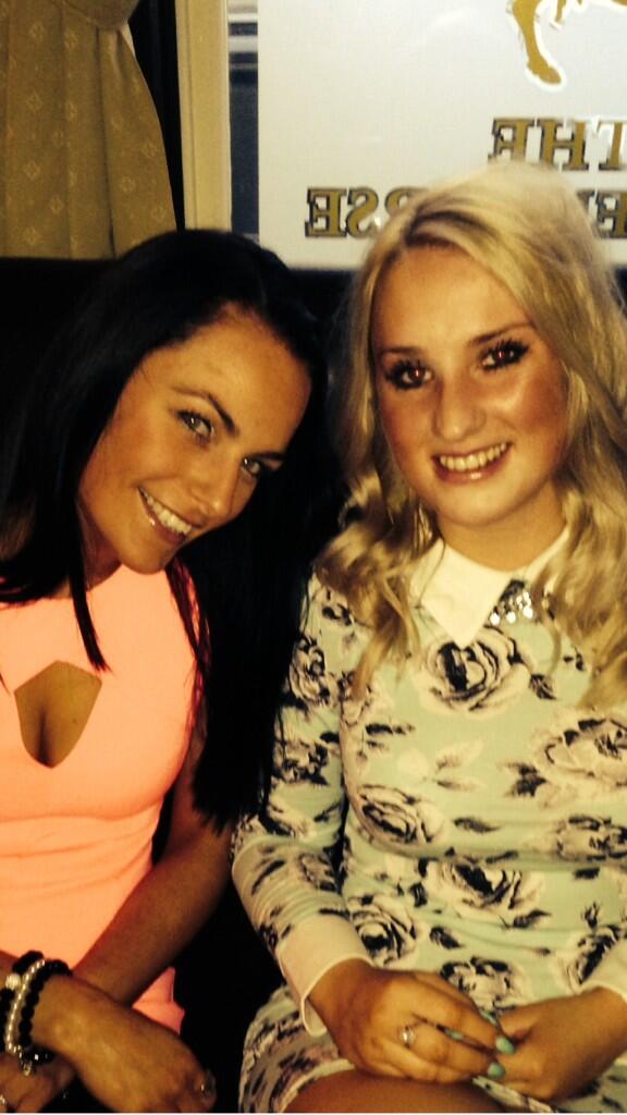 christielee2's tweet photo. Party time 😍 http://t.co/k95nAlMhVA