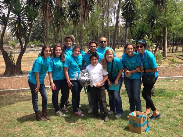 OK_Vertice's tweet photo. Regalando sonrisas!! OOZMA KAPPA #amazingRace2014 @AmazingRace2014 http://t.co/duxQu7btDR