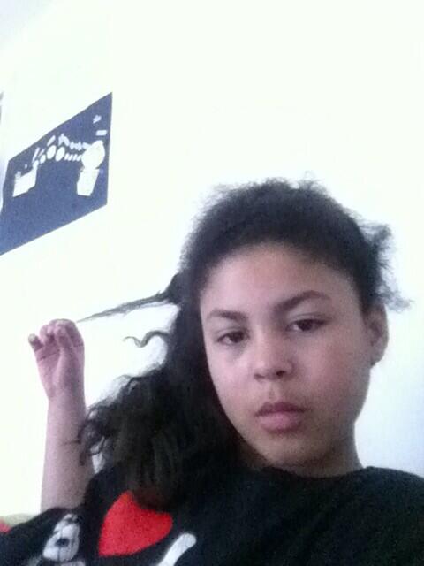 misschloevh's tweet photo. Selfie http://t.co/UV51aKVfFF