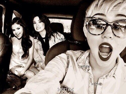 Firebeba's tweet image. Всем привет,  давно не писала, :*