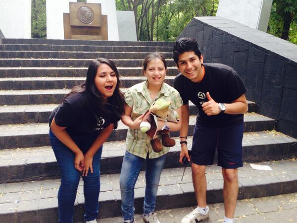 SomosSOLE's tweet photo. @AmazingRace2014  haciendo felices http://t.co/J5bFUdDMgA