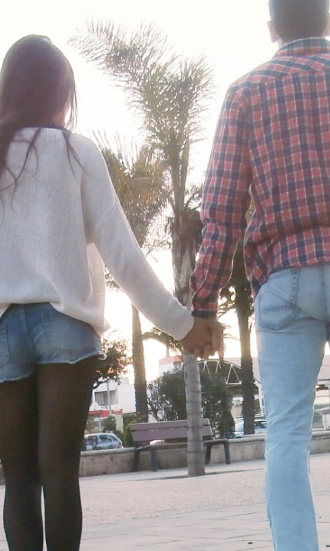 AlbaMolina9's tweet photo. Recuerda que estoy agarrando muy fuerte tu mano desde aqui , Buenas noches bonito. @JesusBruque http://t.co/eGrMqwYIHy