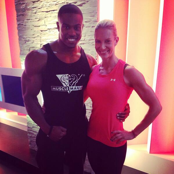 AlexaTowersey's tweet image. What a guy. Bigger guns than me too!!!! @SimeonPanda @thetodayshow #fitspo #muscles #poseoff #today9 #natural