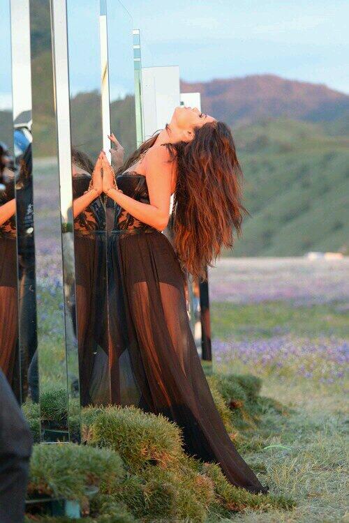 IIshFake's tweet image. Ill just make love to the mirror