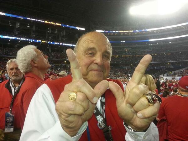 BeingAlvarez's tweet photo. Oh herrooooooo #Badgers #FinalFour http://t.co/QKDdM2k6oN