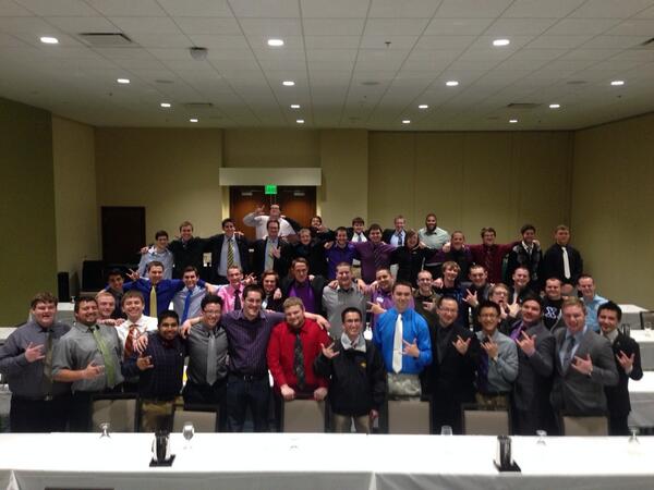 naludwig's tweet photo. Delegates of the Great Plains Conclave, hosted by @coelambdachi #greekmovement @LambdaChiAlpha http://t.co/KJJ9tDwKAU