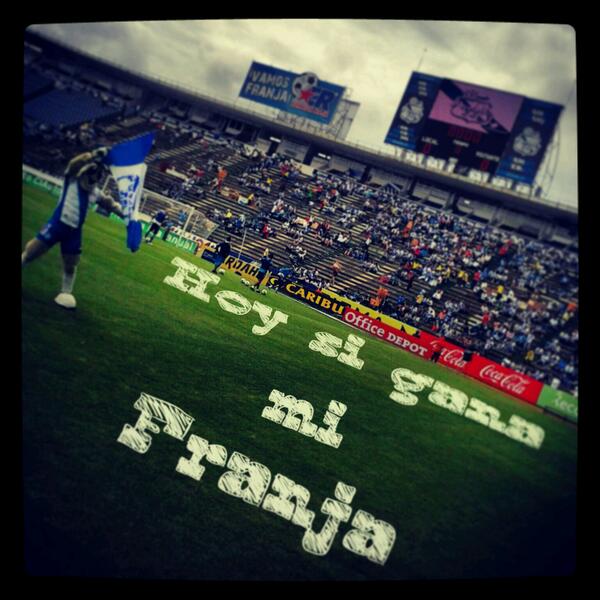 camote_12's tweet photo. #VamosFranjaTeTienesQueLevantar http://t.co/OTtxzEaEnD