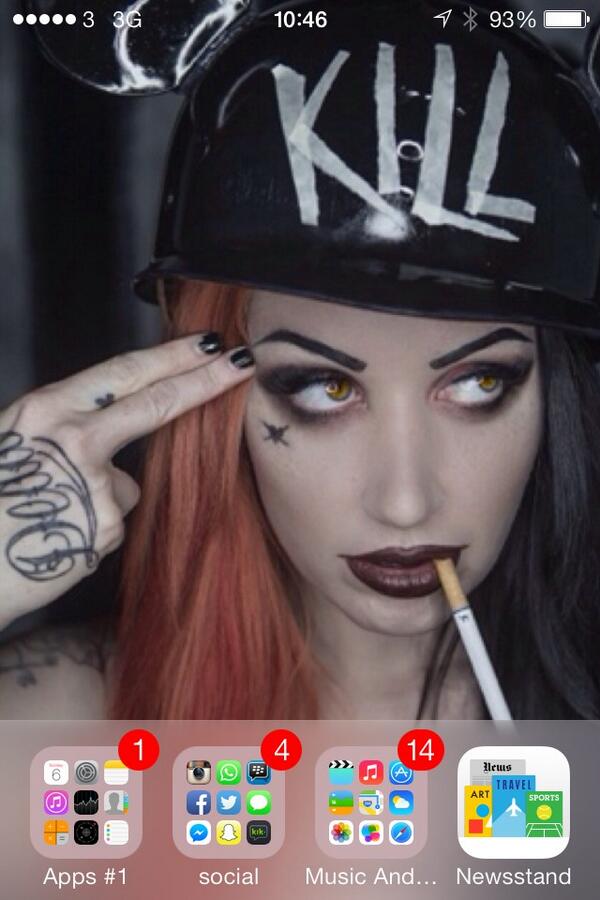 jamietilley97's tweet photo. My new home screen of the beautiful @Ash_Costello http://t.co/fw61c31CAQ