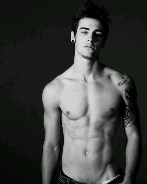 UnJodidoCielo's tweet image. ¿Y los tios así? También mentira.