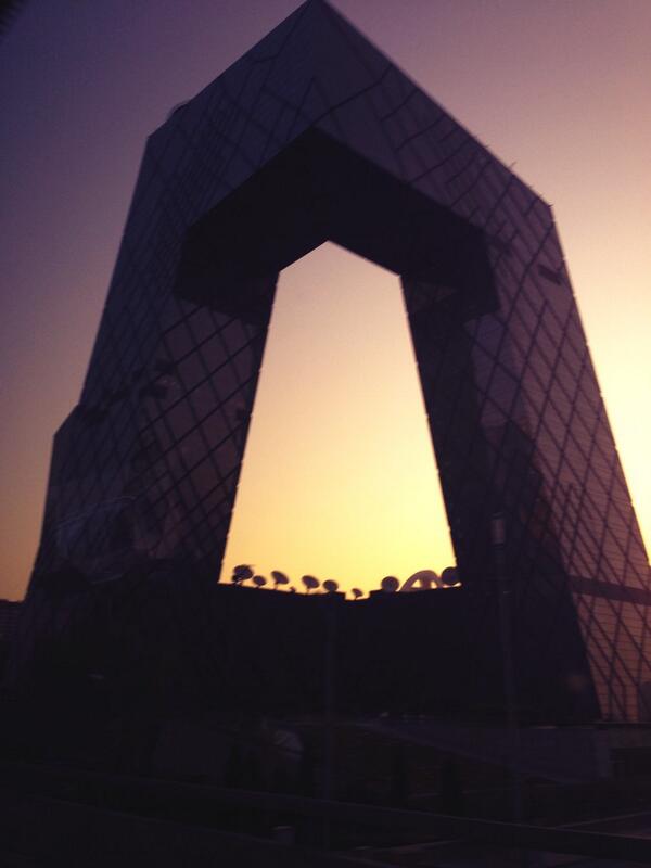 djhavanabrown's tweet photo. Most amazing building I have ever seen!! #Beijing #cctvbuilding http://t.co/5irTbhKKKR