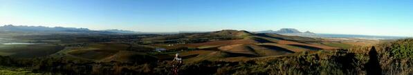SchalkWJoubert's tweet photo. @CapeTown @Cyclingnewsfeed @CapeTownMag  @cyclingweekly @johanwegner @Meerendalwines view from Meerendal this morning http://t.co/HSSa3Mne1b