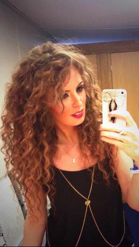 rebeccasides's tweet photo. Thanks so much to @Hair_Saints for my huuuugggeee hair yday 💖😍🌟🙋 http://t.co/R8IGuqx0cM