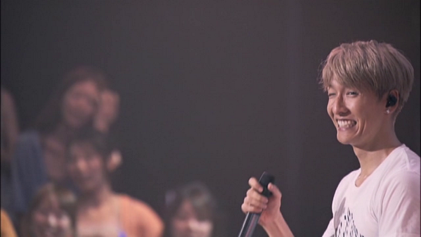 RKRphilippines's tweet photo. @Official_KEITA  *smirk* #SidebySideTour http://t.co/fNdGVzfJji