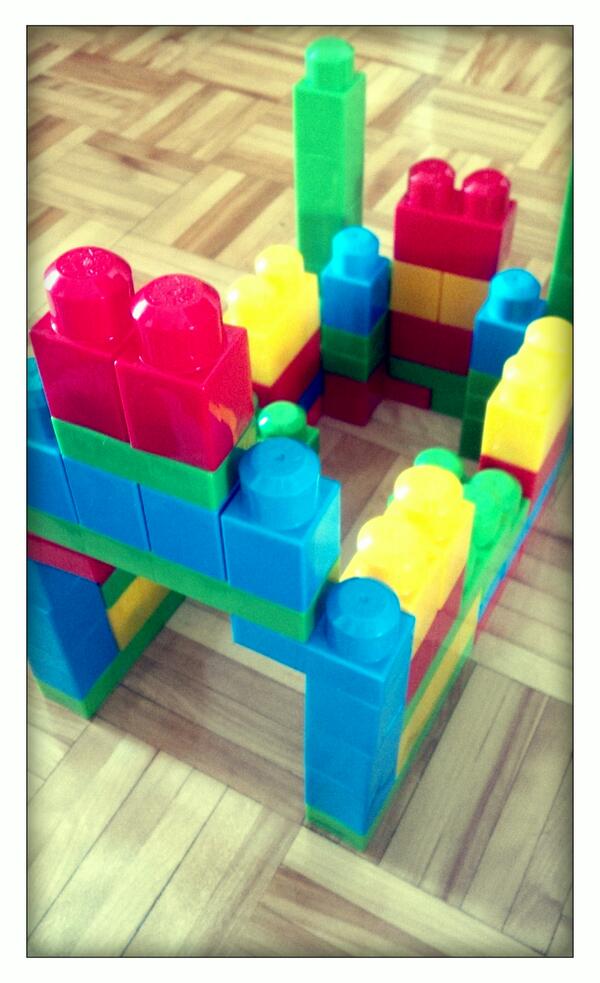MegaBloks's tweet photo. RT @Shaun925thebeat: I know @MegaBloks are for kids, but it's the dads who have all the fun when they're not looking. http://t.co/lqG475HChq