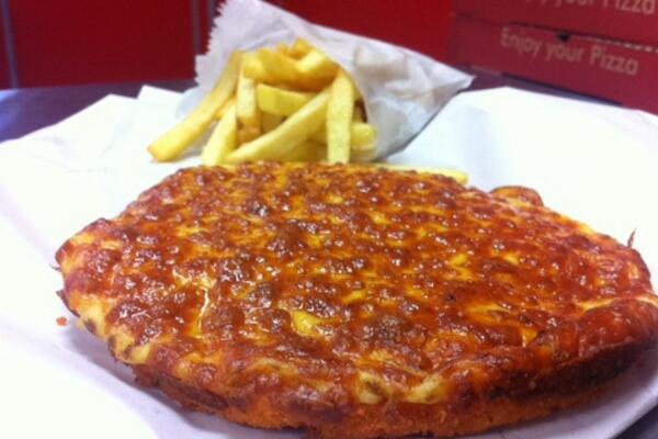 AdamsPizzeria's tweet photo. 9'' Parmesan and Chips 

#AdamsPizzeria #AP
#LoveParmoLoveAdams http://t.co/Q4sN4iMLIF