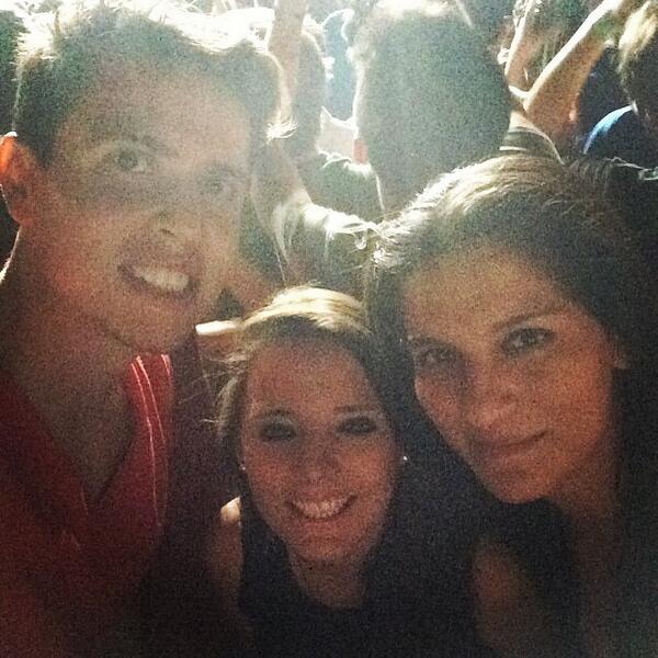 ivettelopezz's tweet photo. En el concierto de Ingrosso!!! 😊😜🔊 http://t.co/8HwvzACTgX