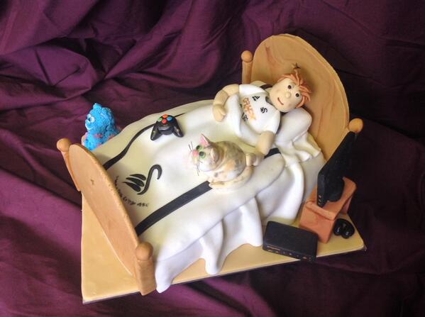 Gorgeousg1ll's tweet image. 'Swanning' around making cakes #oneoffdesigns