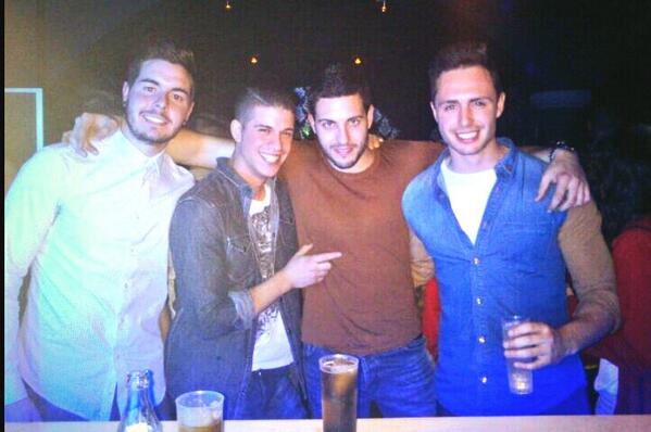 AnfranMula's tweet photo. @ErikLS5 @JuanjoYandas @chema725 rodeado de buena gente y algo de Barcelo http://t.co/JenW7Fra89