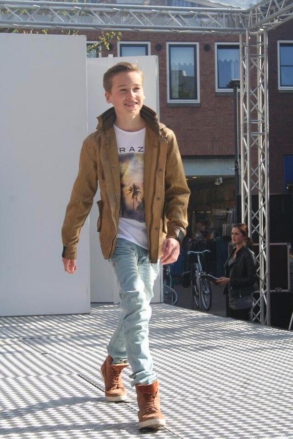 MarjoleinBaljon's tweet photo. Matthijs#winnaar#kids#@NootdorpParade #proud#model2014 http://t.co/mnUdHFPjUx