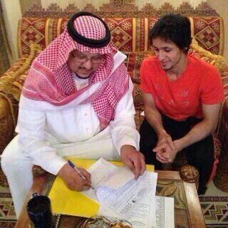 al_lord12's tweet image. التجديد في يوم التتويج أول مرة تصير في العالم