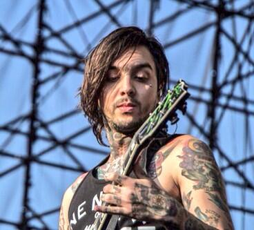 Tonyyperry's tweet photo. ❤️ #tonyperry #piercetheveil #ptv  #bands http://t.co/iD7NFSGYeJ