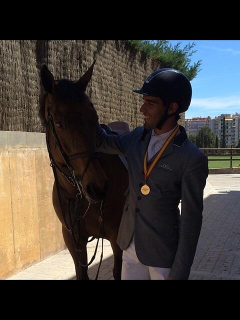 equitrendy's tweet photo. Manuel Añon Campeón de España de Salto de Obstáculos 2014 con Baldo DS!!! ...  http://t.co/oYqgKSwTh5 http://t.co/WGA7iNYnIO