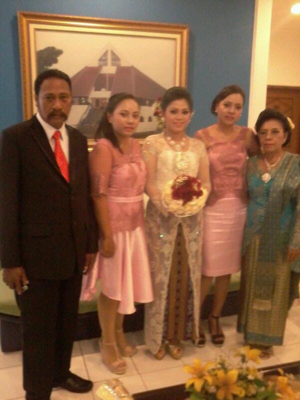 flosedho's tweet photo. My family... Love U All... http://t.co/xAtKTF8wJY