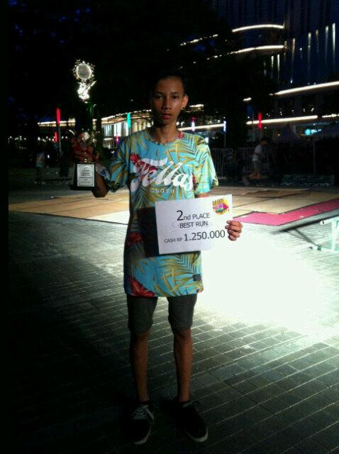 tiasabelau's tweet photo. "@Fellas_cloth: Congrats @setomstysher The 2rd Place Best Run http://t.co/bL8E1iA57O"