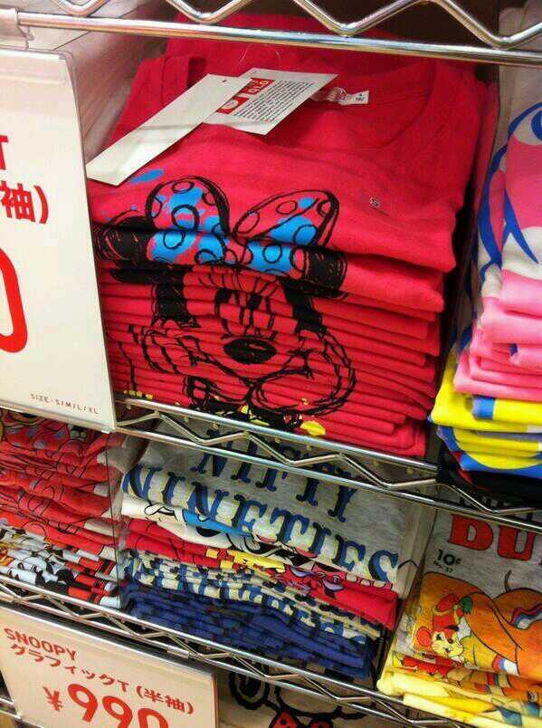 filially's tweet image. ユニクロの店員、すごいのか、暇なのか…