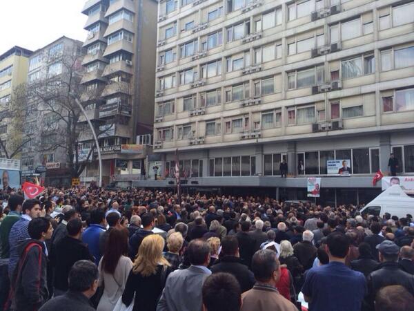 Hak arayışımıza destek olmak için basın toplantısının yapıldığı otel önünde bir araya gelen herkese teşekkür ederim.