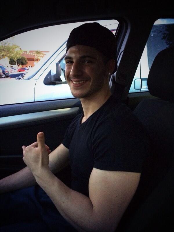 Davidbeltri's tweet photo. Bonita tarde de compras 😃✌️ http://t.co/AacbAocopg