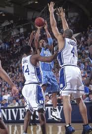 JaredPaff's tweet photo. @itsGenoMane can't stop it #midrange #pure #pickandpop http://t.co/C5FFHQVPbb