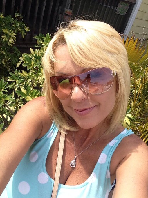 Saw some awesome cars but was smaller than I had hoped. Now gonna grab an early dinner w/ @PornicateAdam<a href="/tag/diehardbucsfan"class="tags"><span>#diehardbucsfan</span></a>