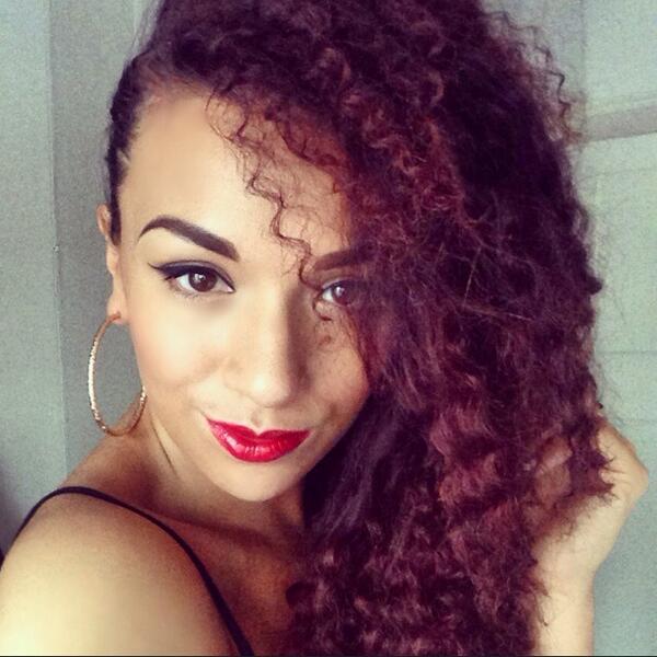 NadinaAzara's tweet photo. Love rocking this look! #newme #bighurrdontcurrrr 👌 http://t.co/bfOrUL2xlp