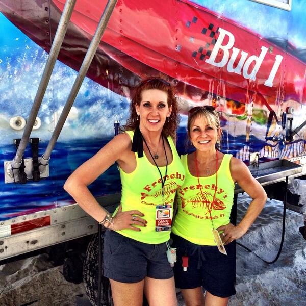 Come on out to #ClearwaterBeachFl & see me & Kelli at #FrenchysSandBar! We're at #Pier60SugarSand! #SundayFunday 🌴☀️🌴