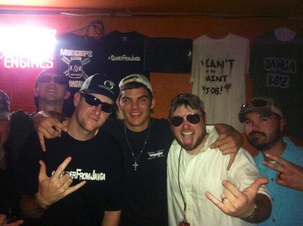 Bryan_hoss_11's tweet photo. Last night meeting the @jawgaboyz http://t.co/qbGu3tGZmF
