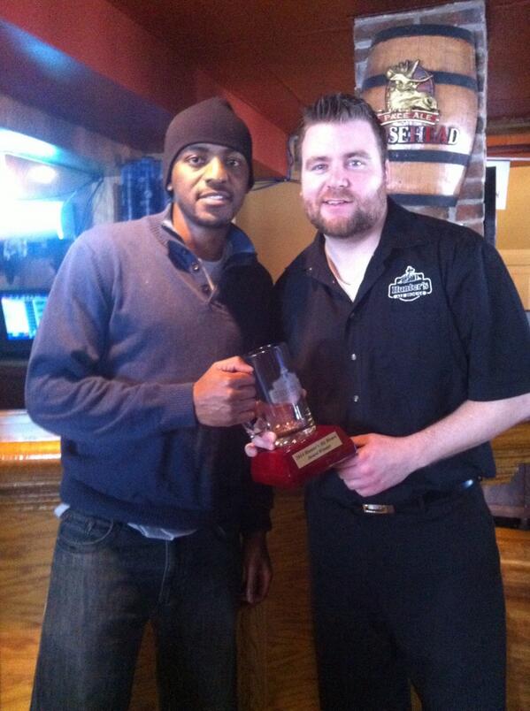 HuntersPhil112's tweet photo. mudmen picking up alley awards at hunters. #allwedoiswin http://t.co/sDUTGWIoKm