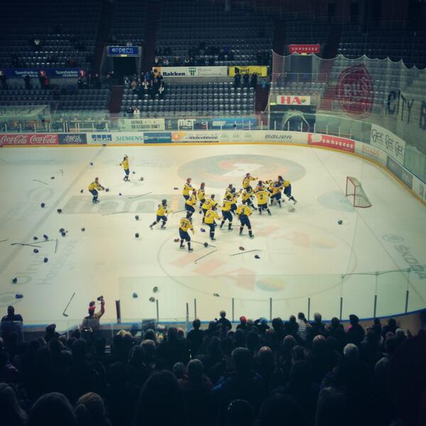 msaxrud's tweet image. Gratulerer @StorhamarDragon U20 som norgesmestere 2014!!! #fremtida