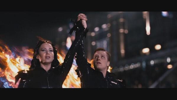 Песня из голодных игр. Сойка пересмешница постер. Песня из голодных игр. Песня из голодных игр. The hunger games: mockingjay - part 1 poster.