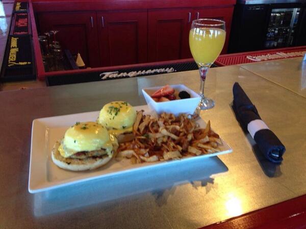 Join us for brunch until 3pm w our crab cake Benedict + $9.99 bottomless mimosas! @StapletonDenver  @DennisScott5280