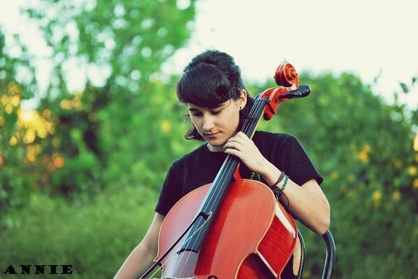 MezkBanda's tweet photo. la nueva com`ponente de #mezk alba :) #MEZK EN #NoriaFestival ayer en abaran http://t.co/NhuatKcXco