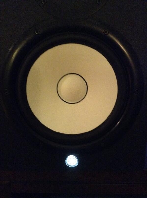 jdot81's tweet image. Getting there with my studio setup :)